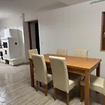 Pensiune La Casa De Nido-tagas Csaladias 6 Foig, Kerttel