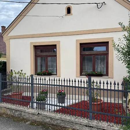 Penzion La Casa De Nido-tagas Csaladias 6 Foig, Kerttel Veszprémfajsz