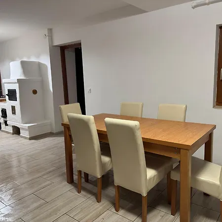 Penzion La Casa De Nido-tagas Csaladias 6 Foig, Kerttel