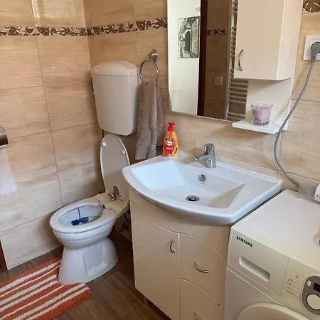 Penzion La Casa De Nido-tagas Csaladias 6 Foig, Kerttel