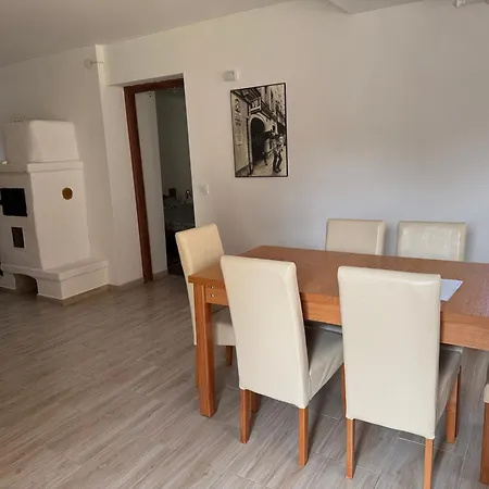 La Casa De Nido-tagas Csaladias 6 Foig, Kerttel Penzion Veszprémfajsz