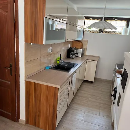 La Casa De Nido-tagas Csaladias 6 Foig, Kerttel Penzion