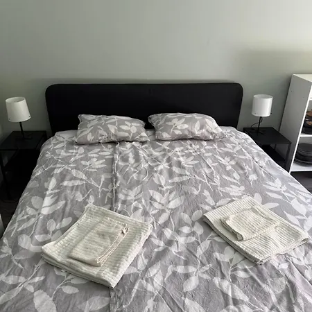 La Casa De Nido-tagas Csaladias 6 Foig, Kerttel Penzion Veszprémfajsz