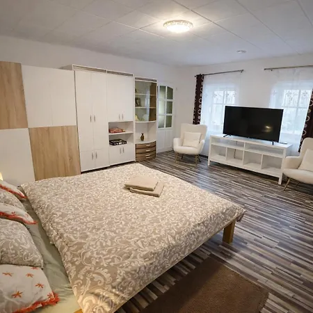 La Casa De Nido-tágas Családias 6 Főig, Kerttel 3* Veszprémfajsz