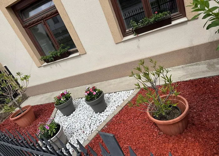 Casa de hóspedes La Casa De Nido-tágas Családias 6 Főig, Kerttel 3*
