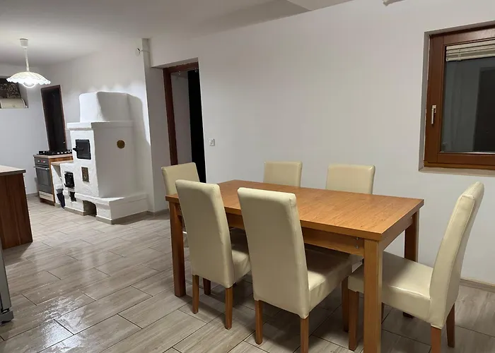 Casa de hóspedes La Casa De Nido-tágas Családias 6 Főig, Kerttel