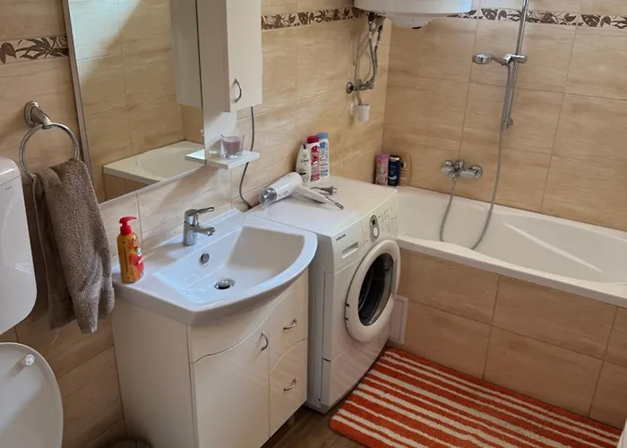 Casa de hóspedes La Casa De Nido-tágas Családias 6 Főig, Kerttel 3*