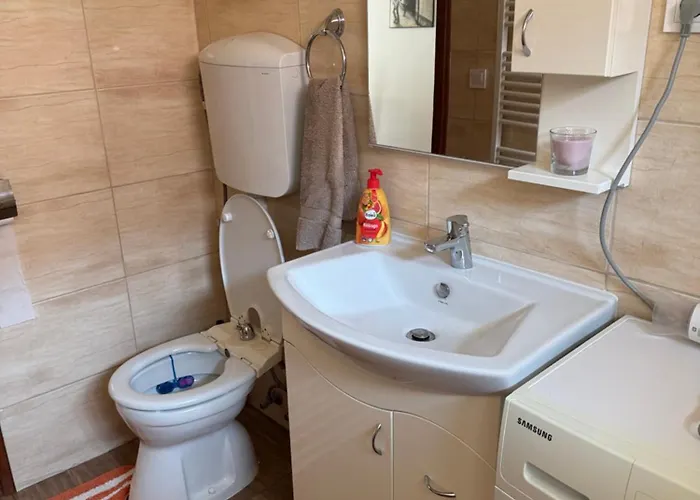 Casa de hóspedes La Casa De Nido-tágas Családias 6 Főig, Kerttel
