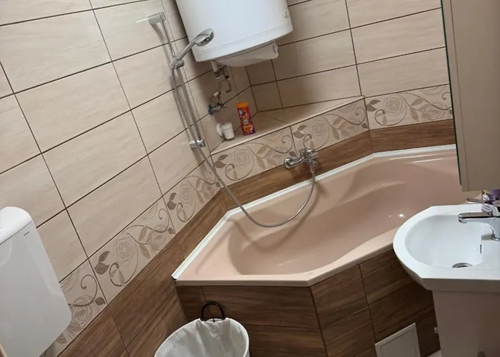 Casa de hóspedes La Casa De Nido-tágas Családias 6 Főig, Kerttel 3*