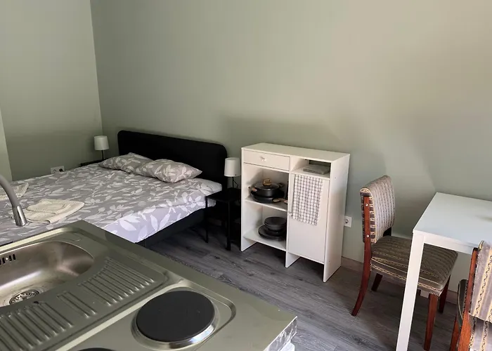 Casa de hóspedes La Casa De Nido-tágas Családias 6 Főig, Kerttel 3*