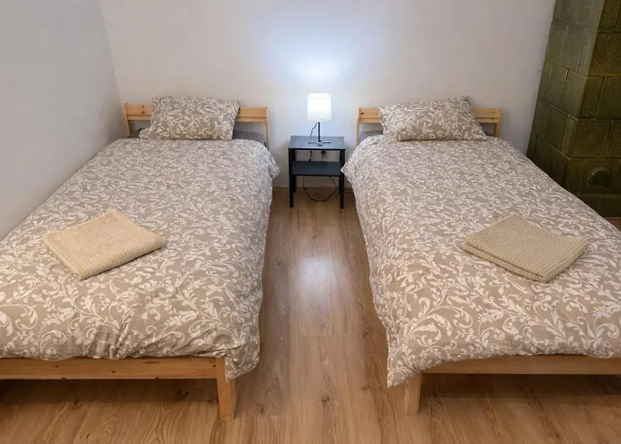La Casa De Nido-tágas Családias 6 Főig, Kerttel 3*