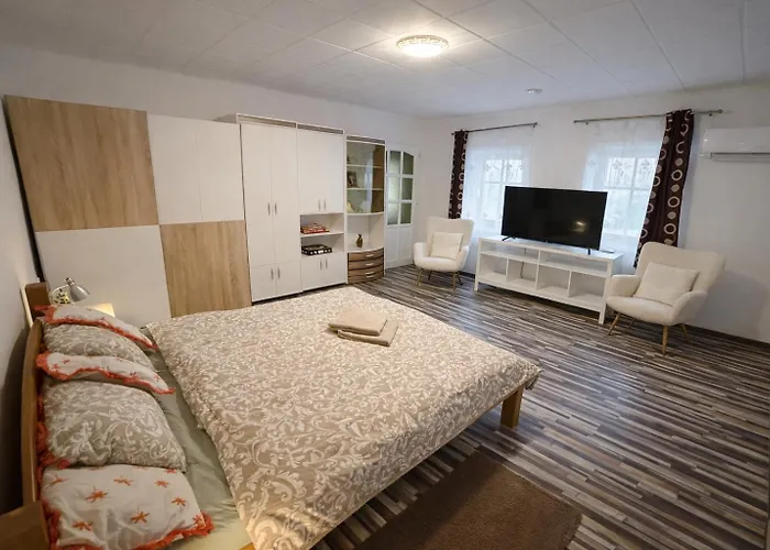 La Casa De Nido-tágas Családias 6 Főig, Kerttel 3* Veszprémfajsz